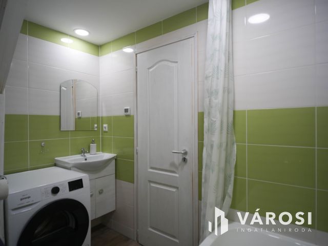 108 m²-es különleges otthon saját udvarral