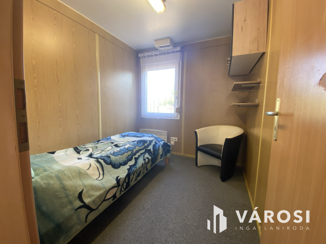 Hétvégi háznak / állandó lakhatásra költözhető konténerház