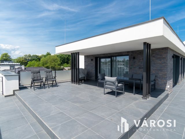 Prémium penthouse Siófokon medencével