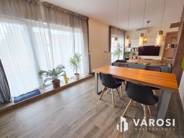 Exkluzív Penthouse lakás kiadó a Belváros szívében