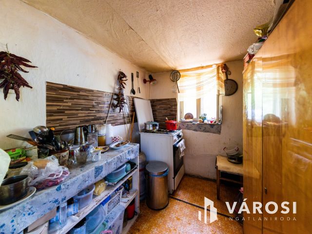 Miért élnél a földön, ha élhetsz egy holdon is?!