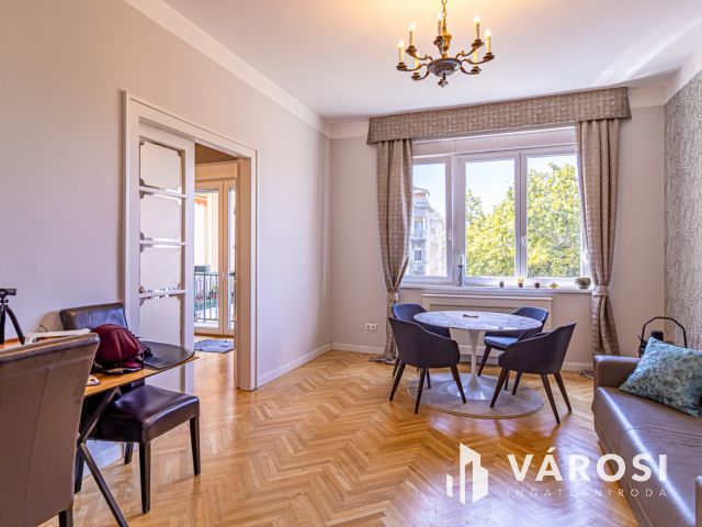 Minden igényt kielégítő, dunai panorámás, prémium otthon