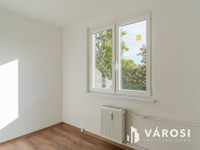 Ez a lakás csövön van  - eladó panel lakás -